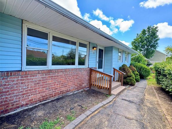 33 Princeton Street, Bay Shore NY 11706