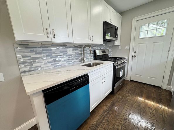 33 Princeton Street, Bay Shore NY 11706