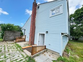 33 Princeton Street, Bay Shore NY 11706