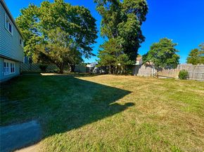 33 Princeton Street, Bay Shore NY 11706