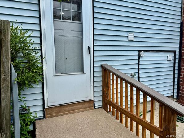 33 Princeton Street, Bay Shore NY 11706