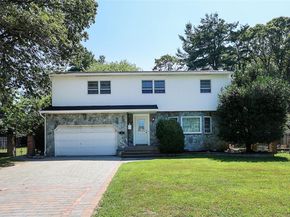 4 Terry Court, North Babylon NY 11703
