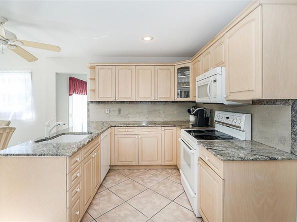 4 Terry Court, North Babylon NY 11703