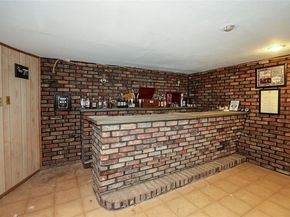 4 Terry Court, North Babylon NY 11703