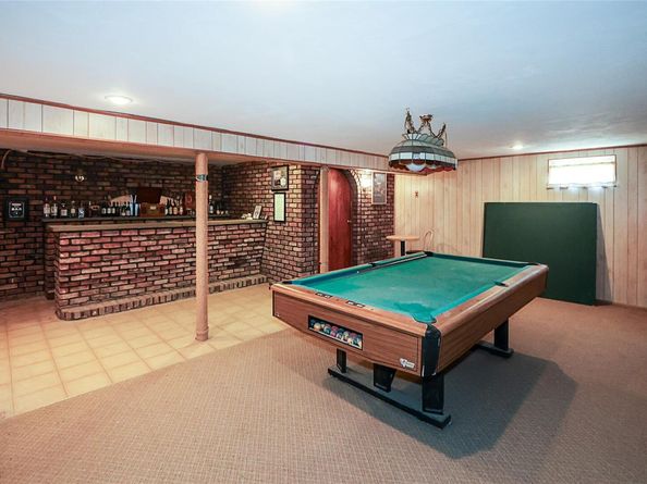 4 Terry Court, North Babylon NY 11703