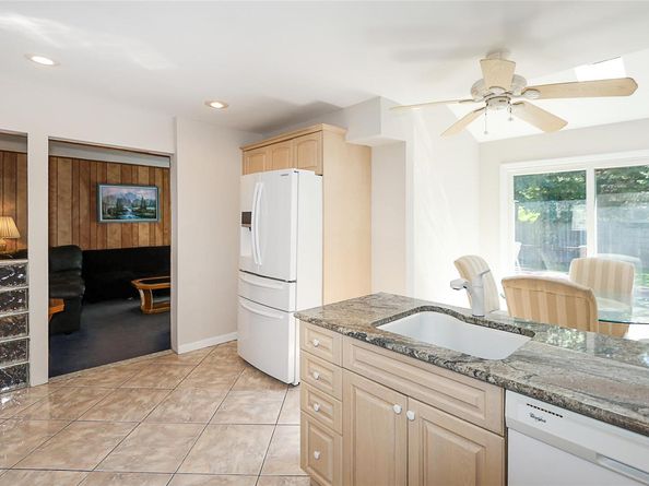 4 Terry Court, North Babylon NY 11703