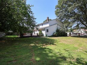 4 Terry Court, North Babylon NY 11703