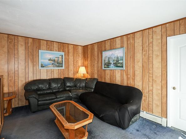 4 Terry Court, North Babylon NY 11703
