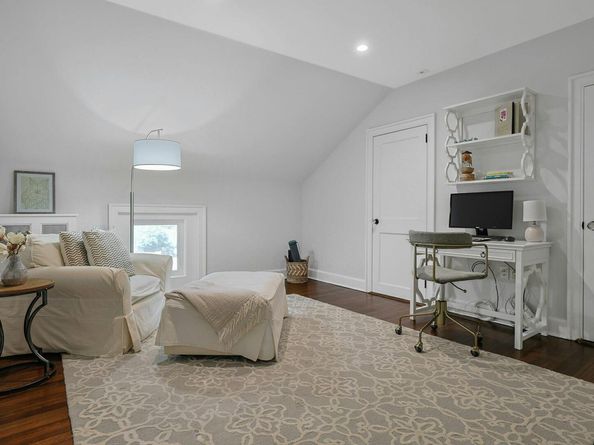 15 Calton Lane, New Rochelle NY 10804