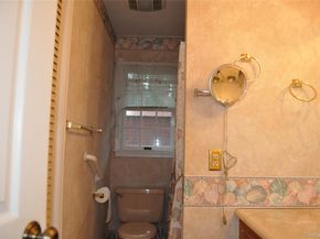 95 Lincoln Road, Medford NY 11763