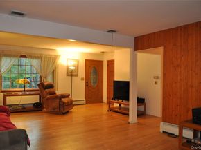 95 Lincoln Road, Medford NY 11763