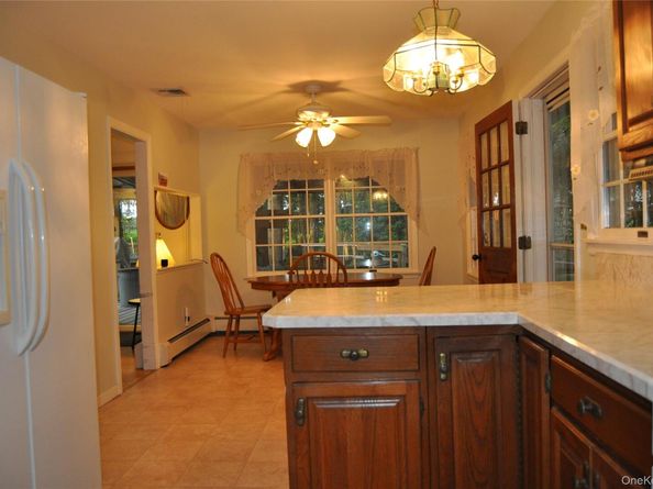 95 Lincoln Road, Medford NY 11763