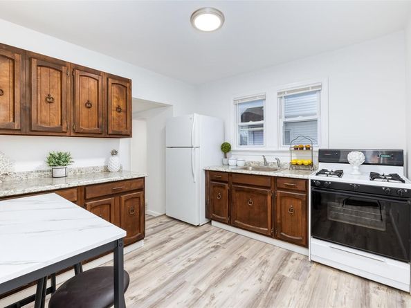 15 Jefferson Avenue, Bellmore NY 11710