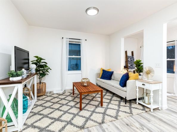 15 Jefferson Avenue, Bellmore NY 11710