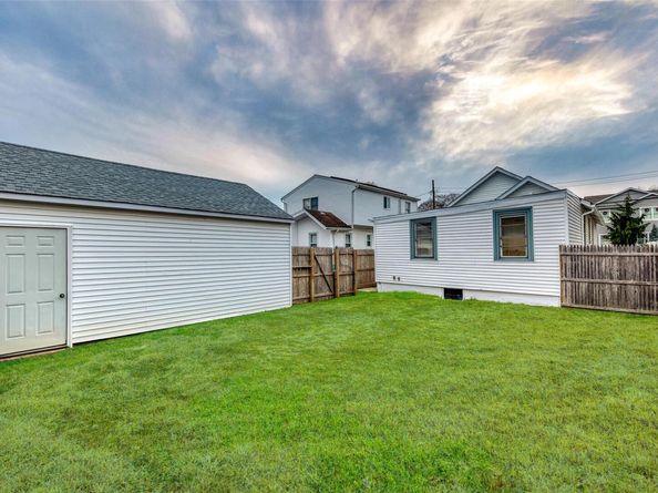 15 Jefferson Avenue, Bellmore NY 11710