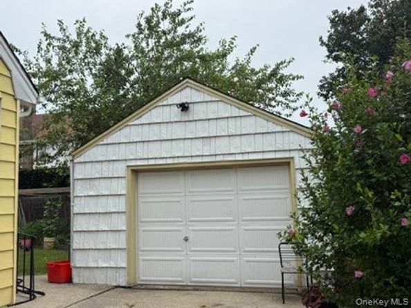 80 Biltmore Avenue, Elmont NY 11003