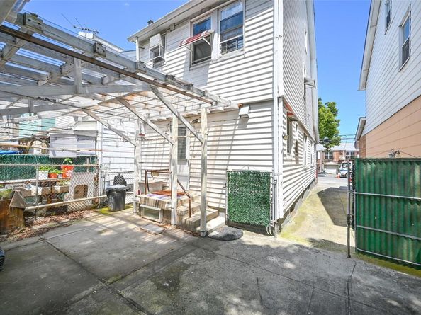 156-14 65 Avenue, Flushing NY 11367