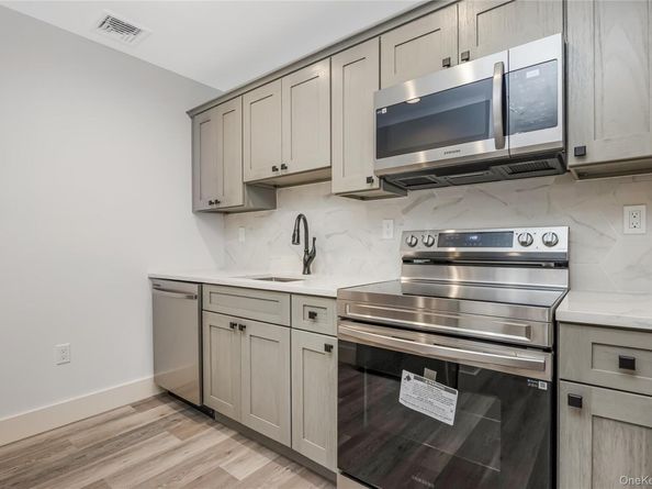 444 Miller Place Road, Miller Place NY 11764