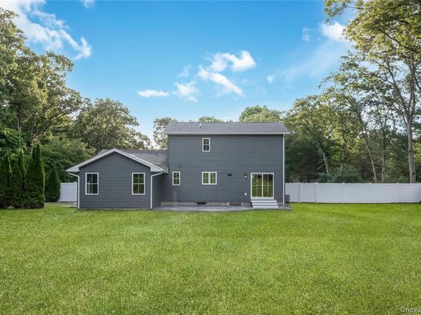 444 Miller Place Road, Miller Place NY 11764