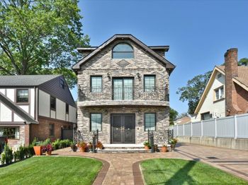 86-22 Somerset Street