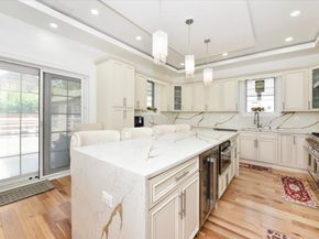 86-22 Somerset Street, Jamaica Estates NY 11432