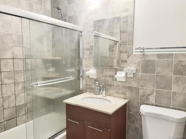 71-19 162 Street 2I, Fresh Meadows NY 11365