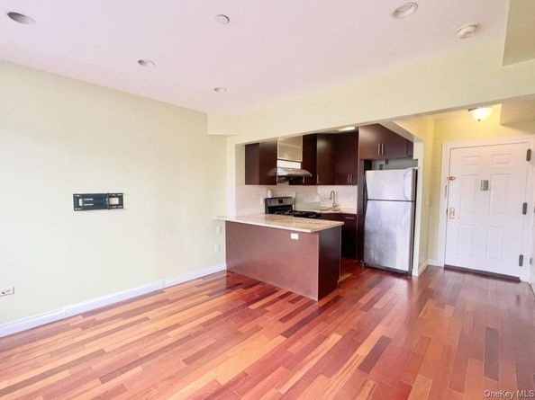 71-19 162 Street 2I, Fresh Meadows NY 11365