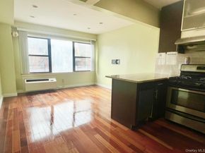 71-19 162 Street 2I, Fresh Meadows NY 11365