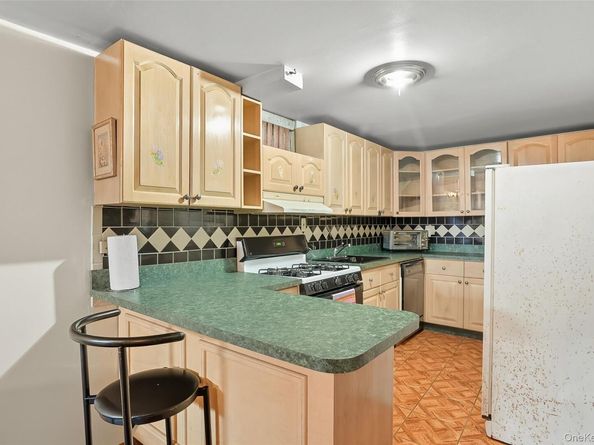 1036 Metcalf Avenue, Bronx NY 10472