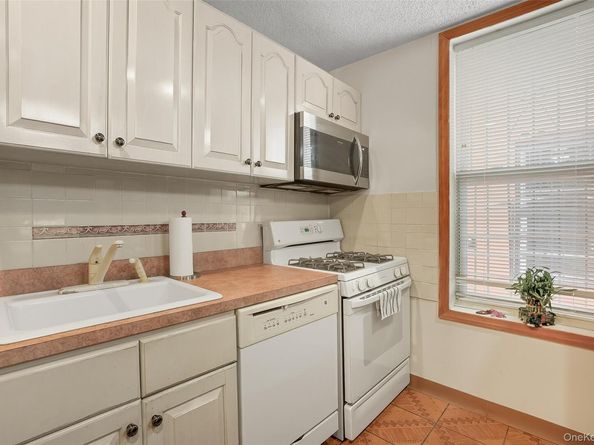 1036 Metcalf Avenue, Bronx NY 10472