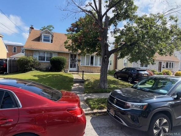 35 Marlow Road, Valley Stream NY 11580