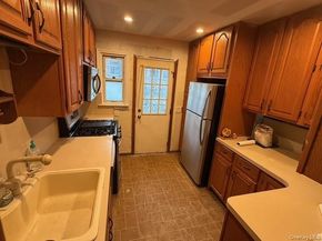 35 Marlow Road, Valley Stream NY 11580