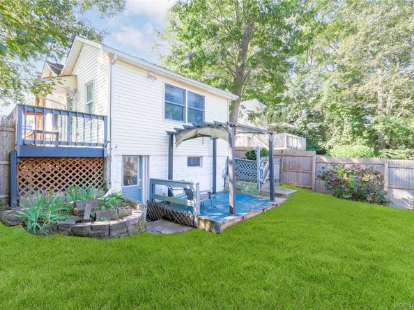 7 Floyd Bennett Drive, Sound Beach NY 11789