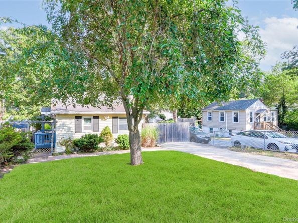 7 Floyd Bennett Drive, Sound Beach NY 11789