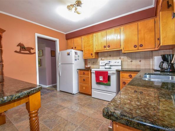 41 Marbeth Circle, Miller Place NY 11764