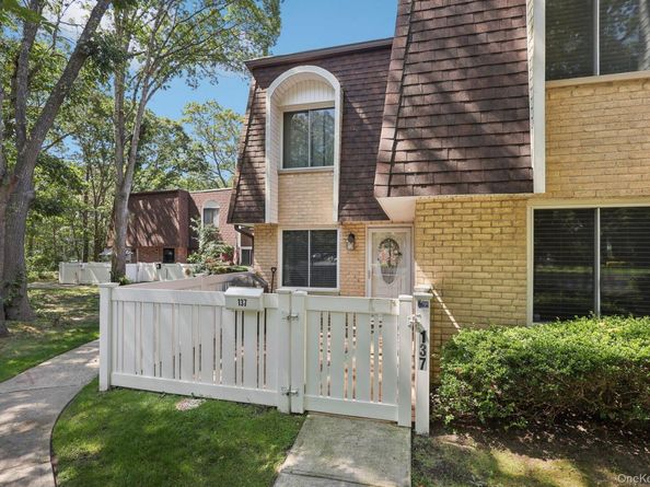 137 Golf Lane, Medford NY 11763