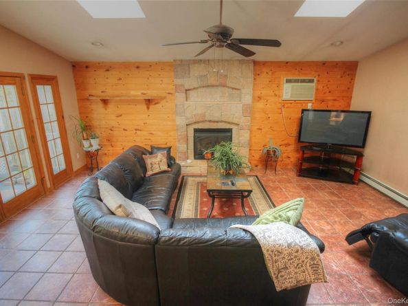 451 Atlantic Avenue, Freeport NY 11520
