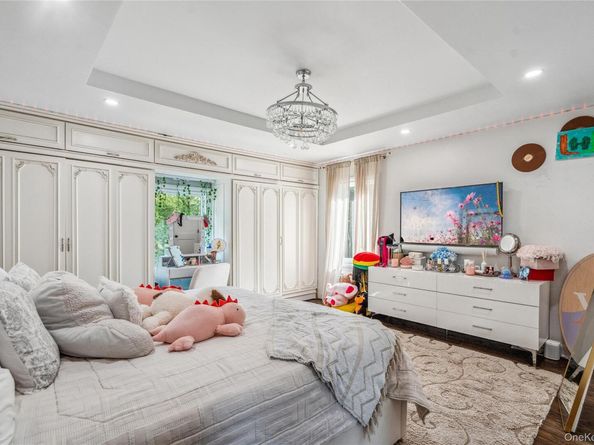 213 Guinea Woods Road, Old Westbury NY 11568