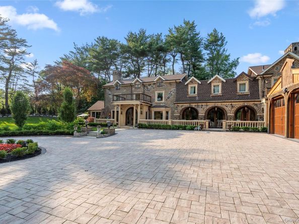 213 Guinea Woods Road, Old Westbury NY 11568