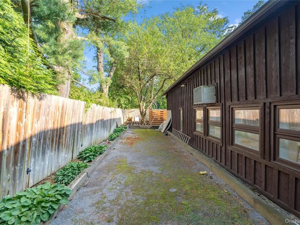 213 Guinea Woods Road, Old Westbury NY 11568