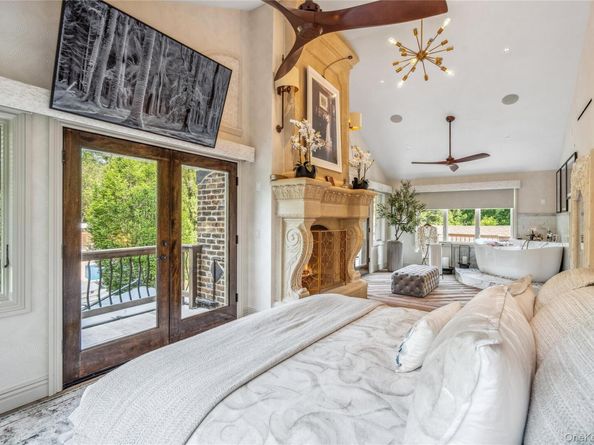 213 Guinea Woods Road, Old Westbury NY 11568