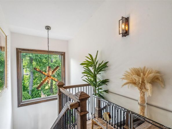 213 Guinea Woods Road, Old Westbury NY 11568