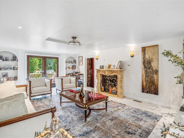 213 Guinea Woods Road, Old Westbury NY 11568