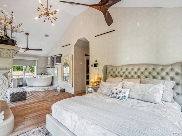 213 Guinea Woods Road, Old Westbury NY 11568