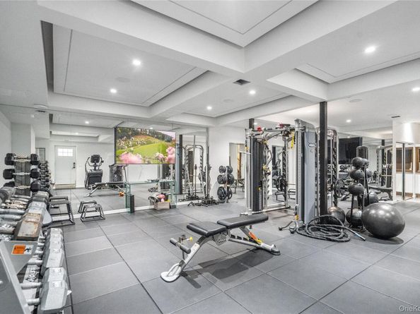 213 Guinea Woods Road, Old Westbury NY 11568