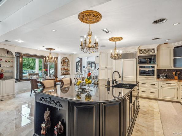 213 Guinea Woods Road, Old Westbury NY 11568