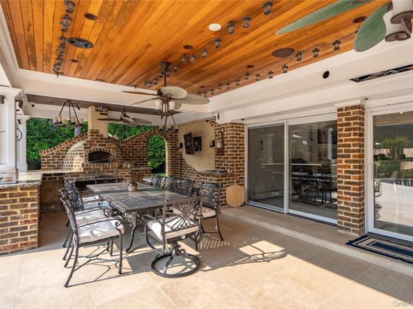 213 Guinea Woods Road, Old Westbury NY 11568