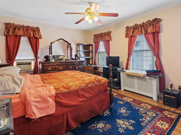 Undisclosed Address #894058, Bronx NY 10461