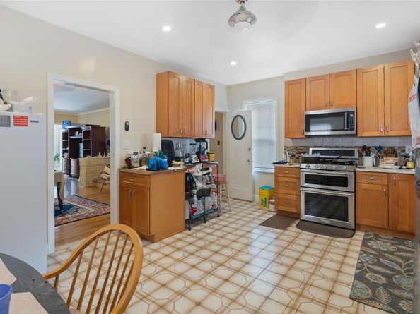 Undisclosed Address #894058, Bronx NY 10461