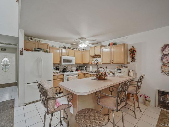 158 Gothic Circle, Manorville NY 11949